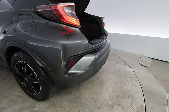 Toyota C-HR 7 of 29