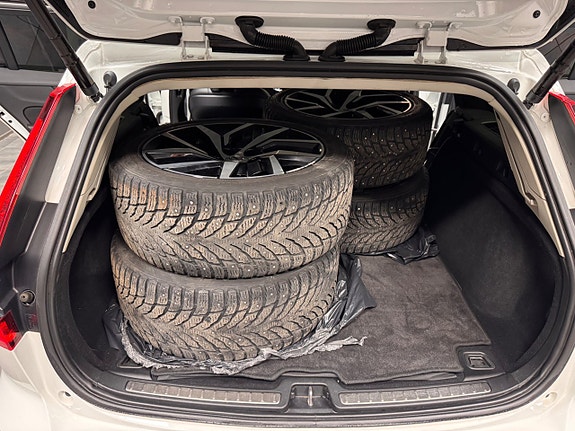 Volvo V60 12 of 13