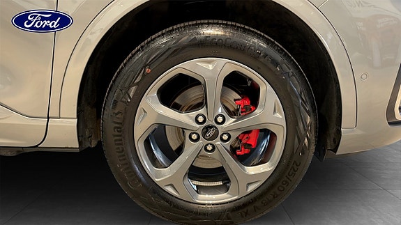 Ford Kuga 9 of 12