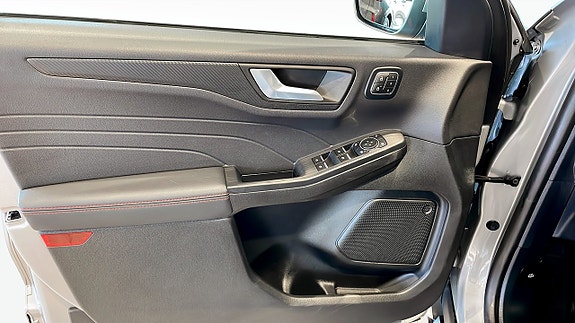 Ford Kuga 11 of 12