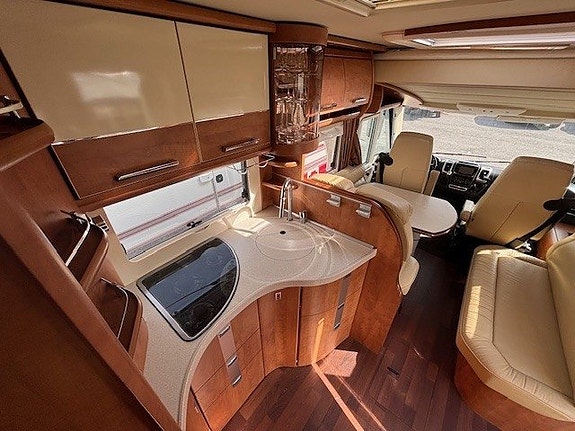 Carthago CHIC C-LINE XL 5,5LE 8 of 16