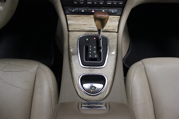 Jaguar S-TYPE 17 of 20