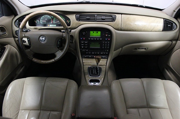 Jaguar S-TYPE 12 of 20