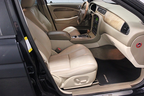 Jaguar S-TYPE 9 of 20