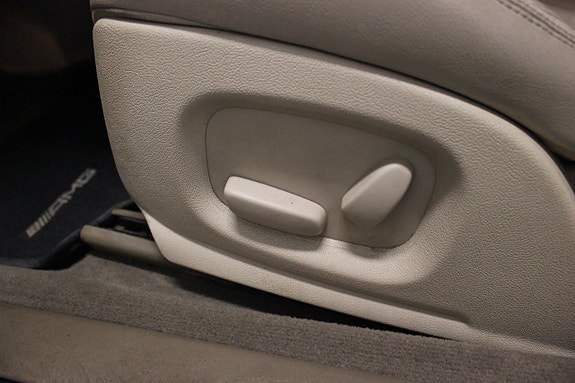 Jaguar S-TYPE 18 of 20