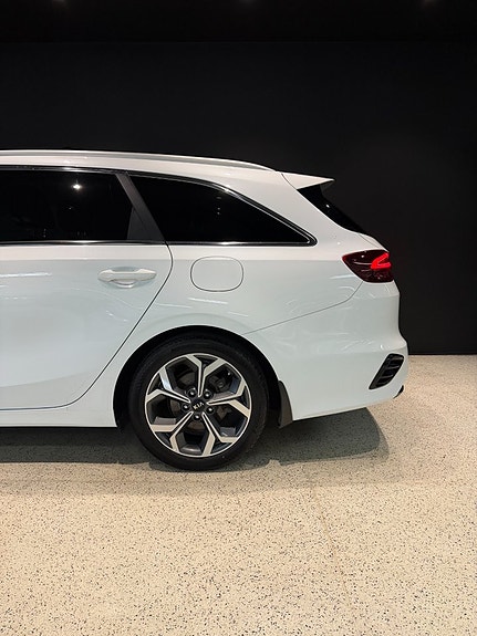 Kia Ceed 4 of 19