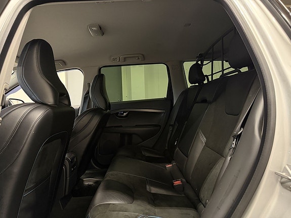 Volvo XC70 30 of 30