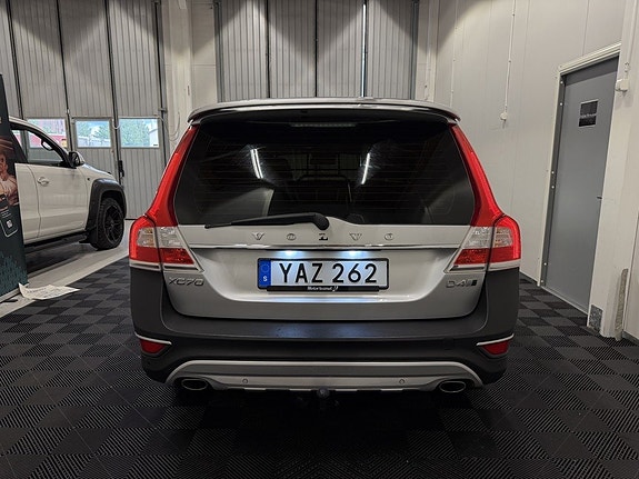Volvo XC70 12 of 30