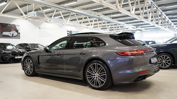Porsche Panamera 4S 5 of 5