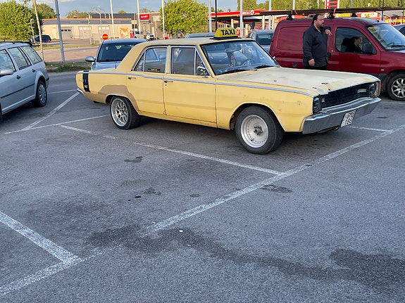 Dodge Dart 3 of 5