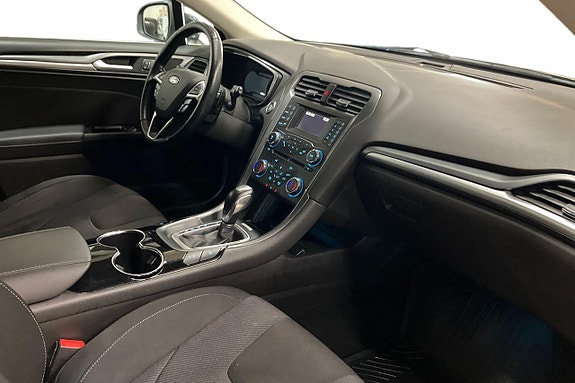 Ford Mondeo 15 of 26