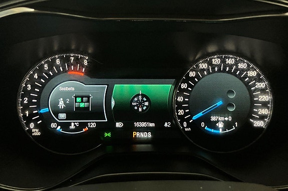 Ford Mondeo 17 of 26
