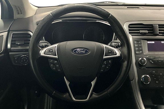 Ford Mondeo 16 of 26