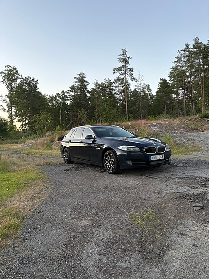 BMW 520d 4 of 5
