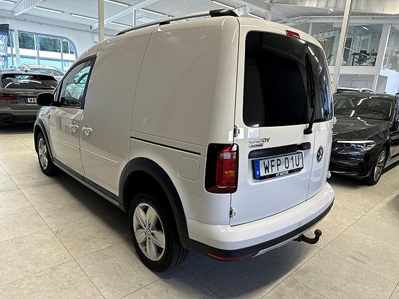 Volkswagen Caddy Alltrack 5 of 5