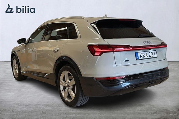 Audi Q8 3 of 5