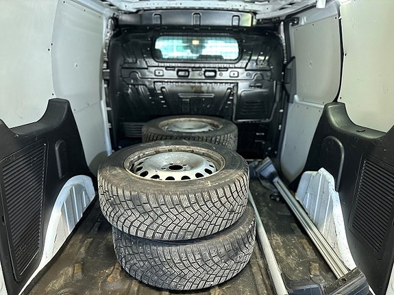 Ford Transit Connect 6 of 14