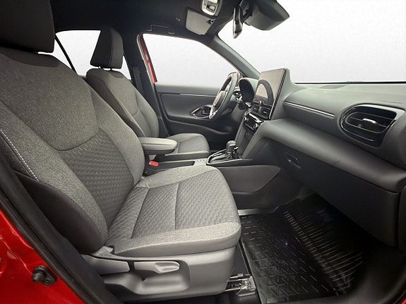 Toyota Yaris Cross 24 of 30