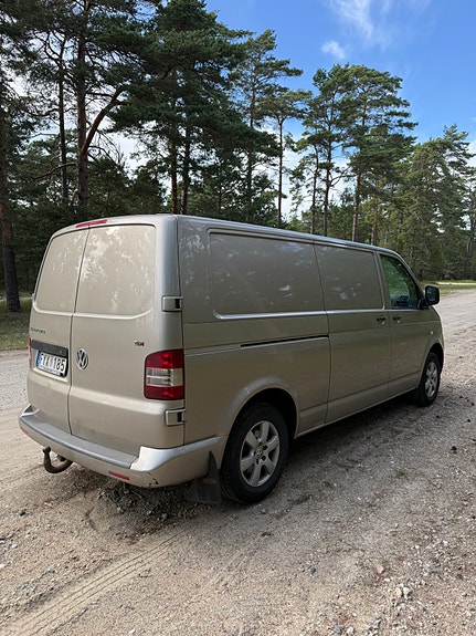 Volkswagen Transporter 3 of 5