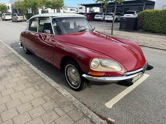 Citroen DS20 2 of 5