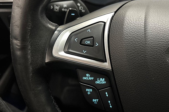 Ford Mondeo 22 of 26
