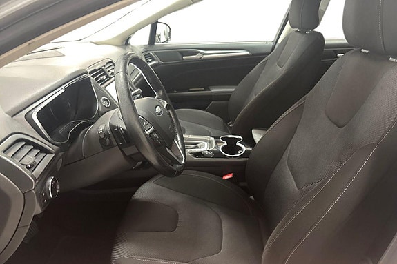 Ford Mondeo 13 of 26