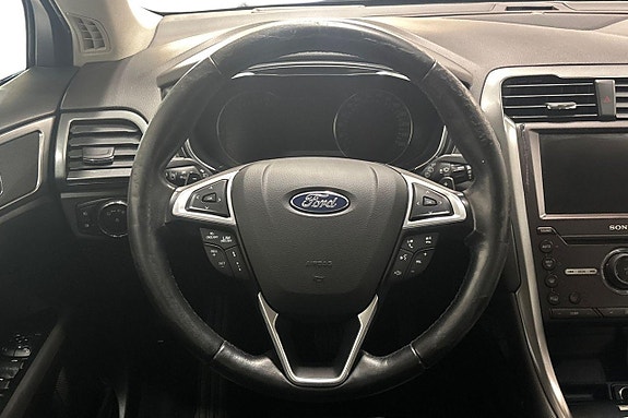 Ford Mondeo 16 of 26
