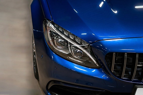 Mercedes-Benz C63 11 of 30