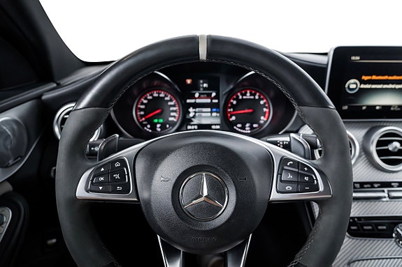 Mercedes-Benz C63 16 of 30