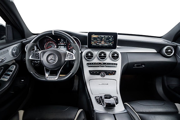 Mercedes-Benz C63 24 of 30