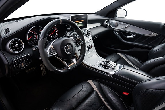 Mercedes-Benz C63 13 of 30