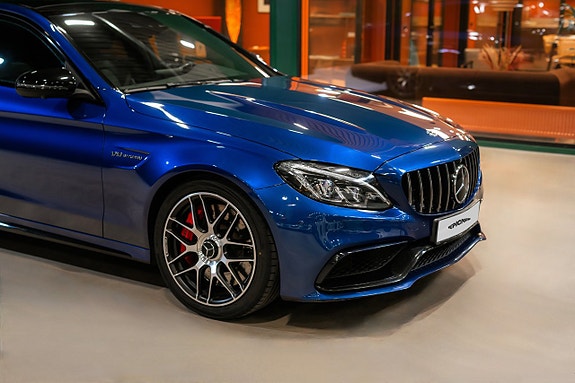 Mercedes-Benz AMG GT 43 2 of 5