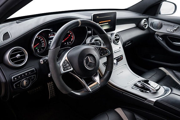 Mercedes-Benz C63 14 of 30