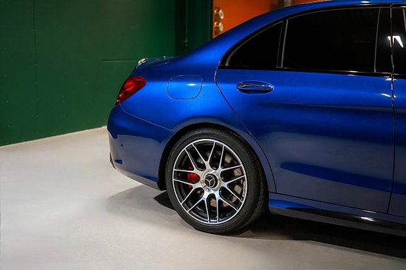 Mercedes-Benz C63 7 of 30
