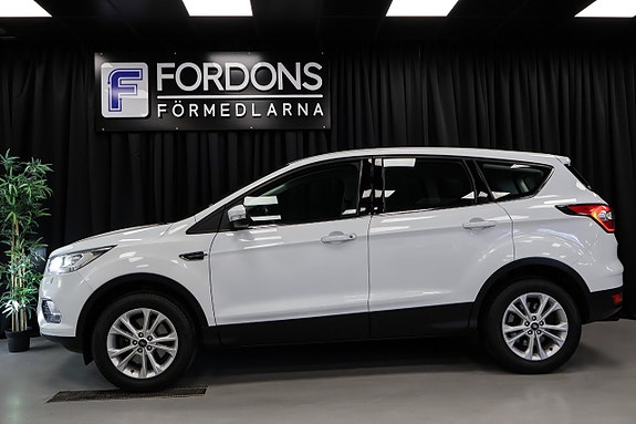 Ford Kuga 2 of 5