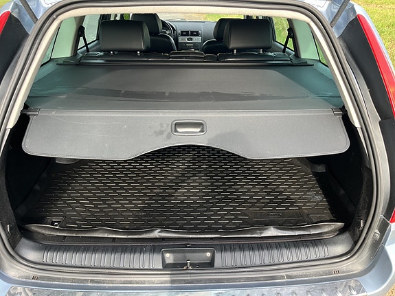 Ford Mondeo 12 of 14