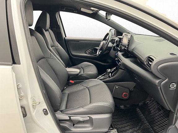 Toyota Yaris 10 of 23