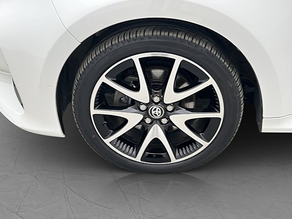 Toyota Yaris 20 of 23