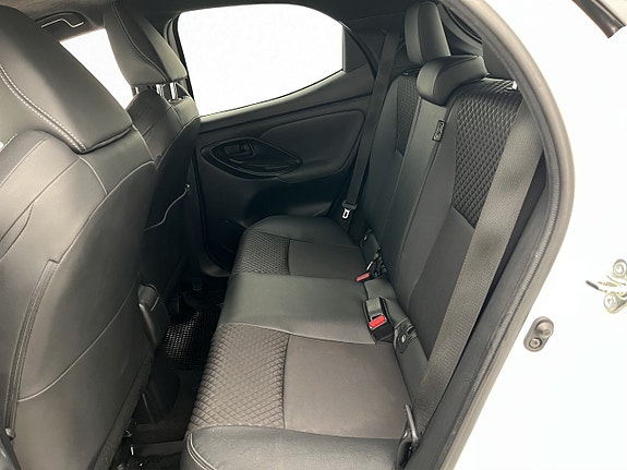 Toyota Yaris 11 of 23