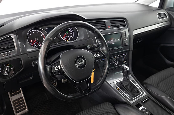 Volkswagen Golf Alltrack 19 of 23