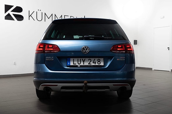 Volkswagen Golf Alltrack 11 of 23