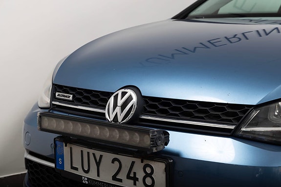 Volkswagen Golf Alltrack 3 of 23