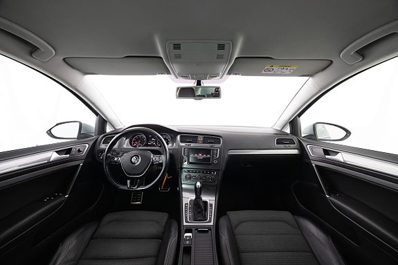 Volkswagen Golf Alltrack 13 of 23