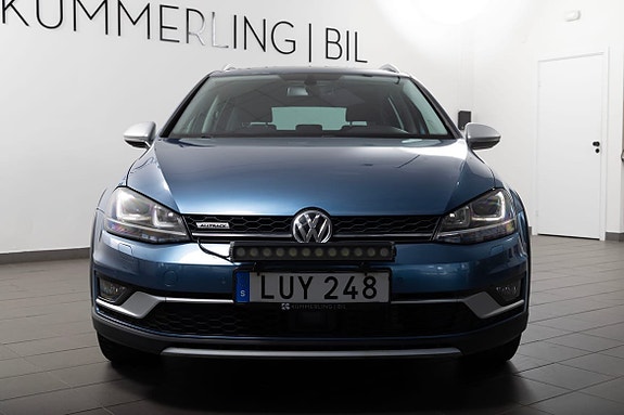 Volkswagen Golf Alltrack 8 of 23