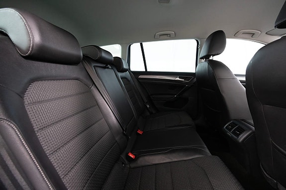 Volkswagen Golf Alltrack 16 of 23