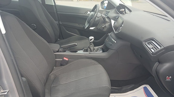 Peugeot 308 16 of 18