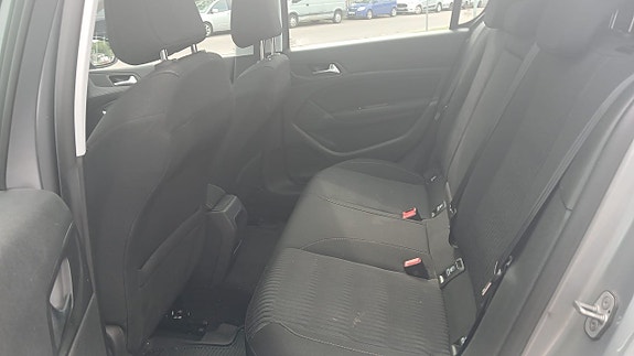 Peugeot 308 15 of 18