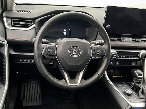 Toyota RAV4 12 of 30