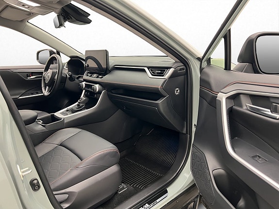 Toyota RAV4 26 of 30