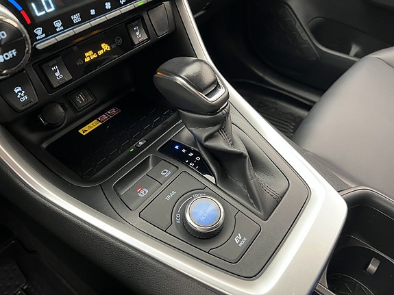 Toyota RAV4 24 of 30